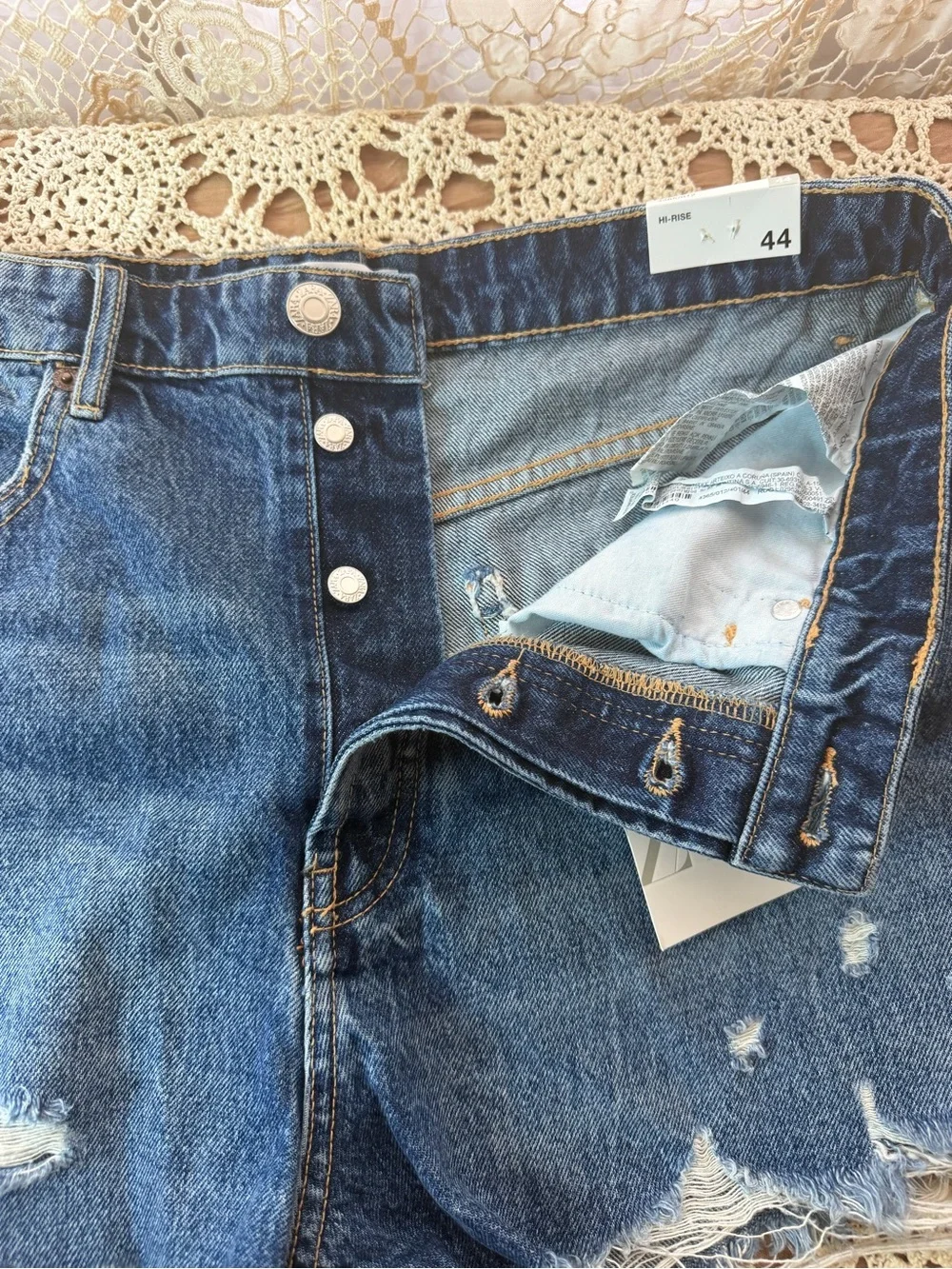 Zara Blue Distressed High-Rise Denim Shorts size 12 - Picture 2 of 8